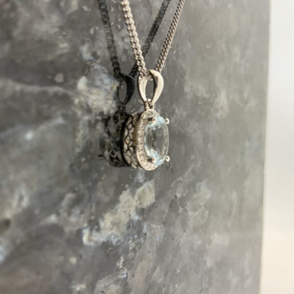 9ct White Gold Oval Aquamarine & Diamond Pendant - Image 2