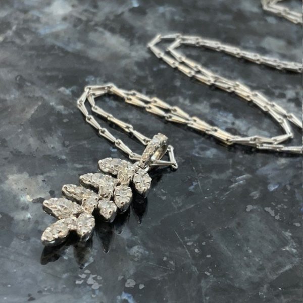 18ct White Gold Diamond Pendant - Image 5