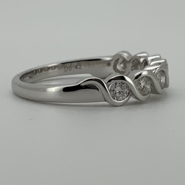 18ct Diamond 7 Stone "Wave" Eternity Ring 0.42ct - Image 3