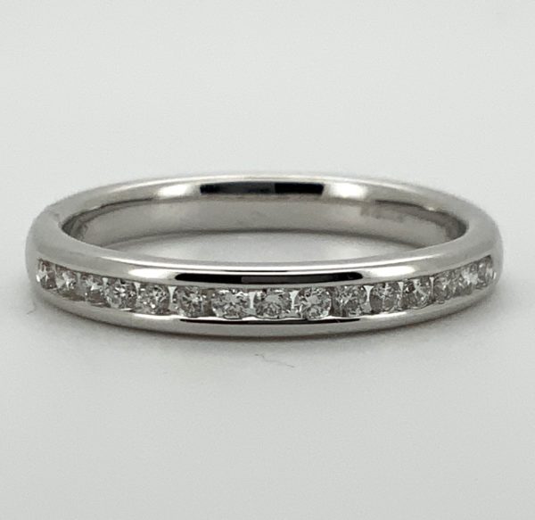 18ct Diamond 15 Stone Eternity Style Ring - Image 2