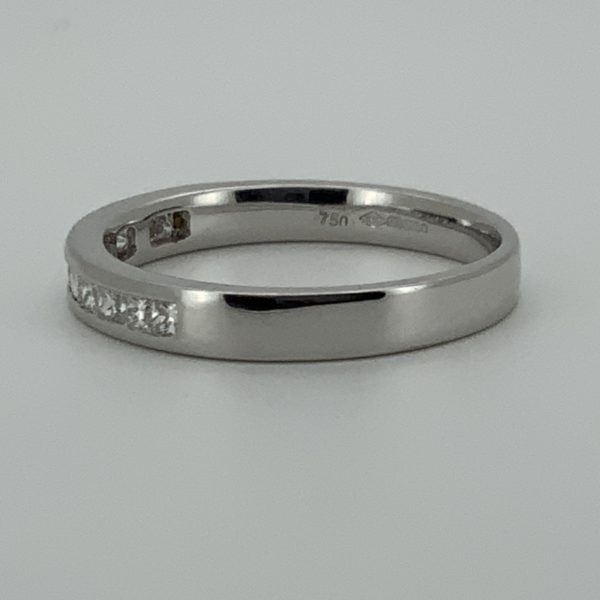 18ct Princess Diamond Cut 11 Stone Eternity Style Ring - Image 3