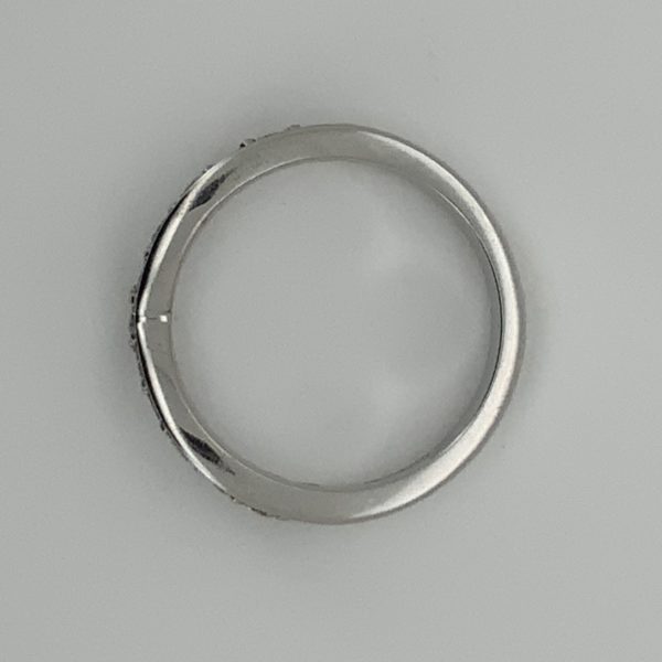 18ct Diamond 12 Stone Wishbone Eternity Style Ring - Image 5