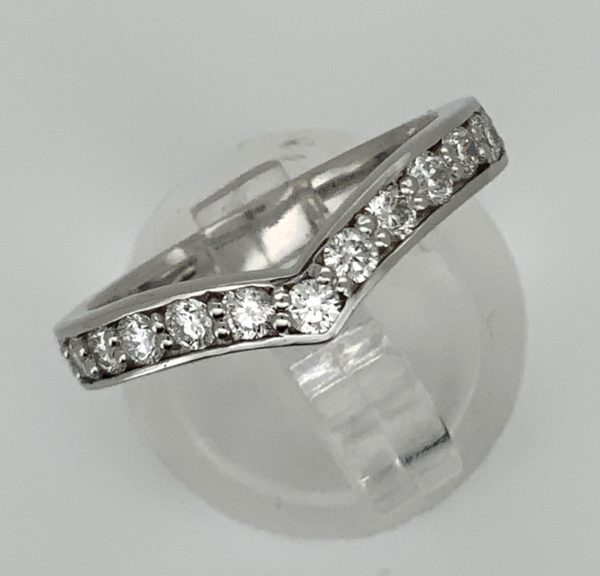 18ct Diamond 12 Stone Wishbone Eternity Style Ring