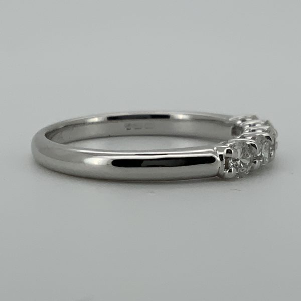 18ct Diamond 5 Stone Eternity Style Ring - Image 4