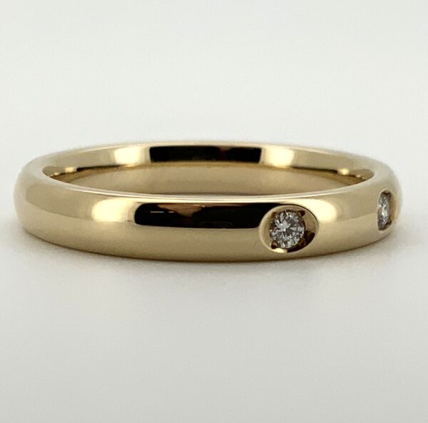 9ct 3mm Yellow Gold Wedding Band with 3 Diamonds - Image 4