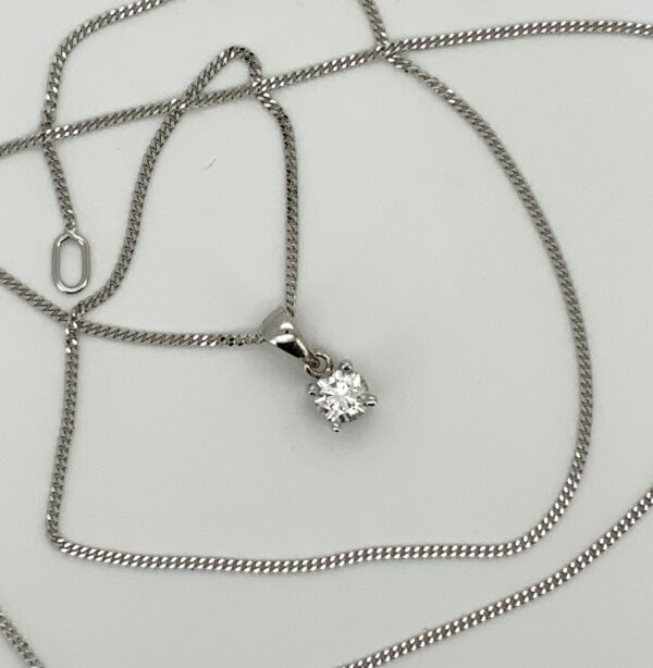 9ct White Gold Diamond Pendant 0.23ct - Image 3