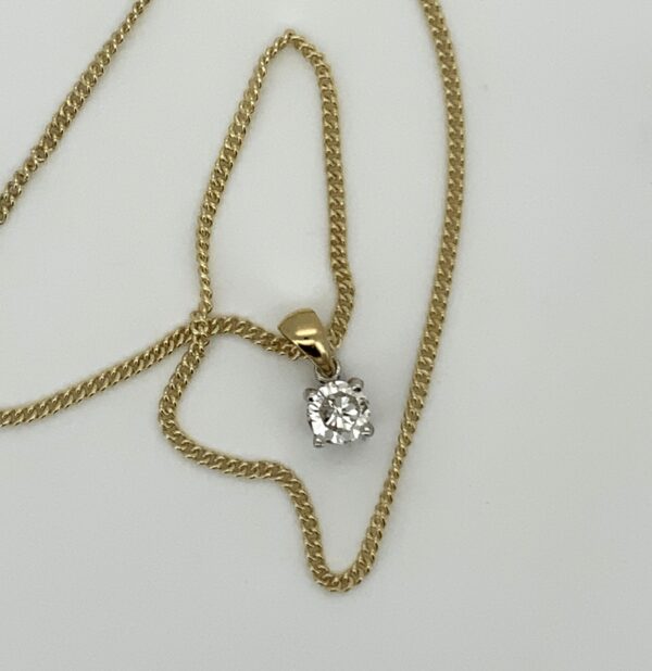 Pre-Loved 9ct Two Colour Gold Diamond Pendant 0.37ct - Image 4