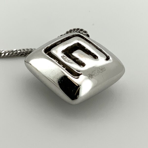Pre-Loved 18ct White Gold Square Hollow Diamond Pendant 0.10ct - Image 2