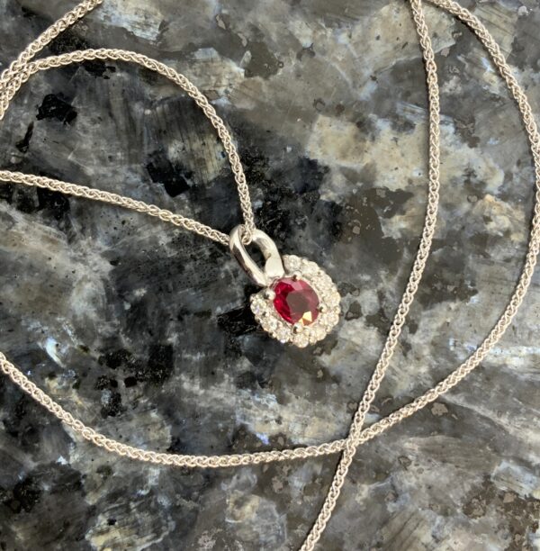 18ct White Gold Ruby & Diamond Cluster Pendant - Image 5