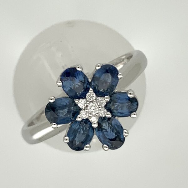 9ct Sapphire & Diamond Daisy Cluster Ring