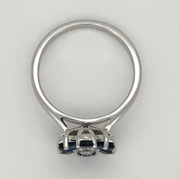 9ct Sapphire & Diamond Daisy Cluster Ring - Image 2