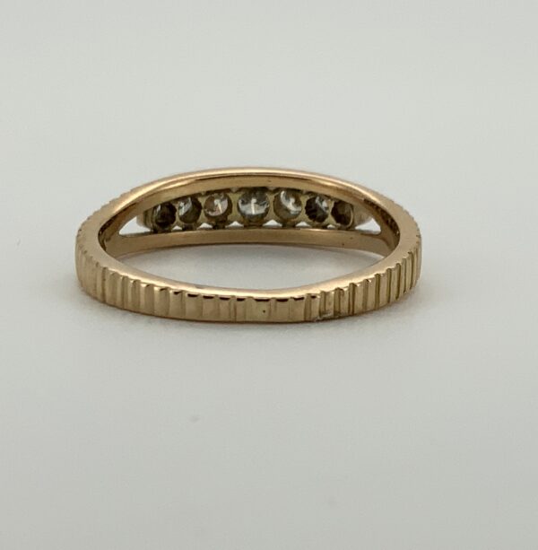 Pre Owned 14ct Yellow Gold 7 Graduated Diamond Ring - Image 5