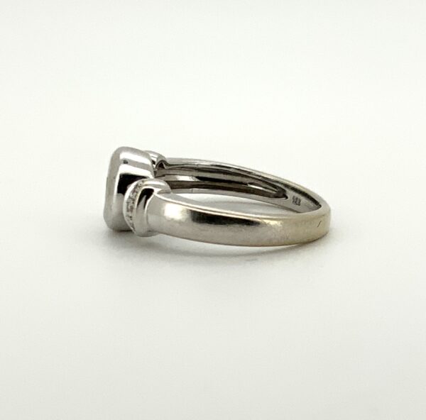 Pre Owned18ct White Gold Diamond Rub Over Ring 0.15cts - Image 5