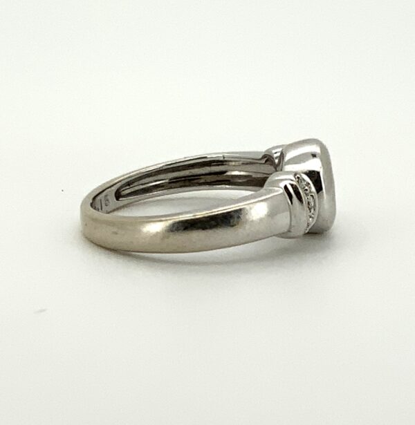 Pre Owned18ct White Gold Diamond Rub Over Ring 0.15cts - Image 3