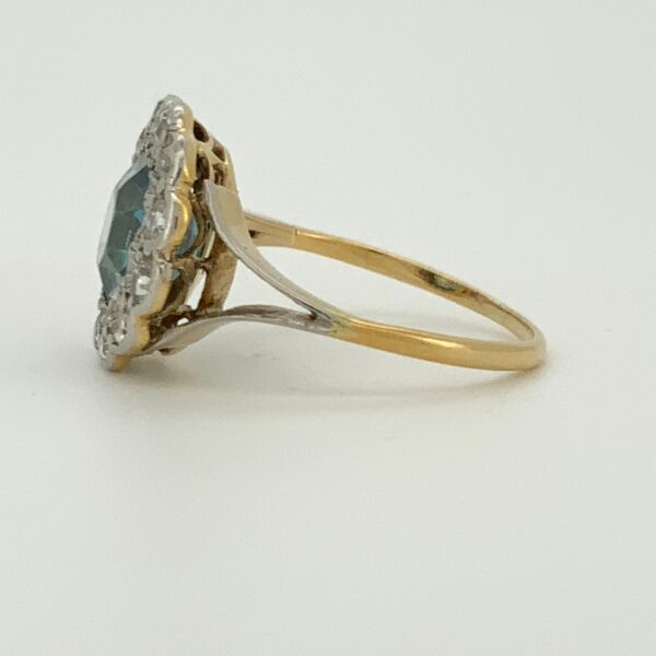 Pre Owned18ct White Gold Blue Zircon & Diamond Cluster Ring - Image 4