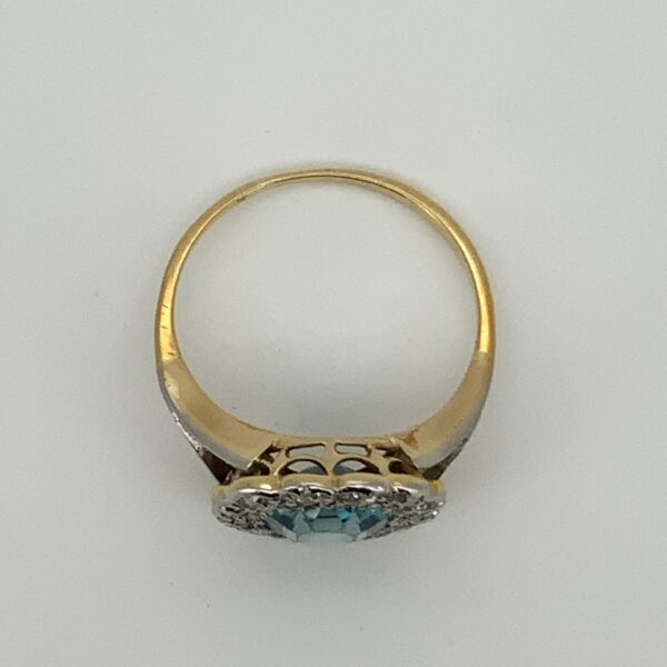Pre Owned18ct White Gold Blue Zircon & Diamond Cluster Ring - Image 2