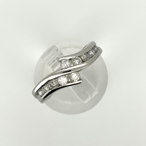 Pre Owned 18ct White Gold Graduated Diamond Crossover Ring