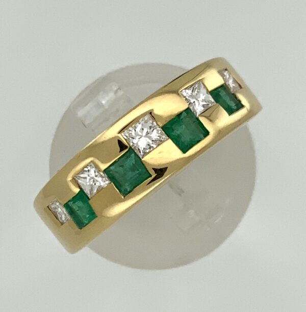 Pre Owned 18ct Yellow Gold Emerald & Diamond Ring