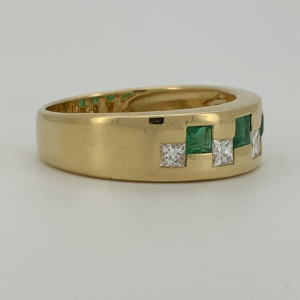 Pre Owned 18ct Yellow Gold Emerald & Diamond Ring - Image 3