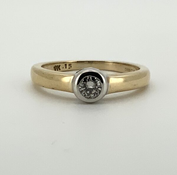 Pre Owned 9ct Two Colour Gold Rub Over Diamond Ring 0.15ct - Image 5