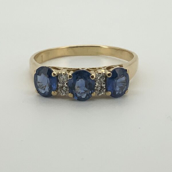 Pre Owned 18ct Sapphire & Diamond Ring - Image 2