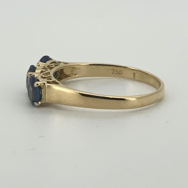Pre Owned 18ct Sapphire & Diamond Ring - Image 3