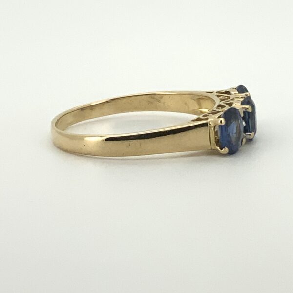 Pre Owned 18ct Sapphire & Diamond Ring - Image 4