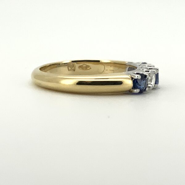 18ct Two Colour Gold Sapphire & Diamond 5 Stone Ring - Image 4