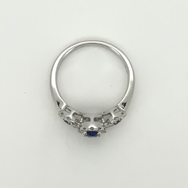 18ct White Gold Triple Cluster Sapphire & Diamond Ring - Image 5