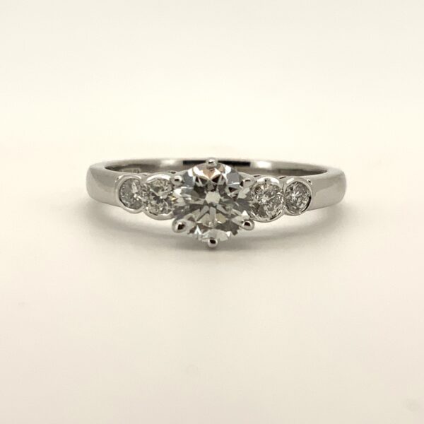 18ct White Gold 5 Diamond Ring 0.96ct - Image 2